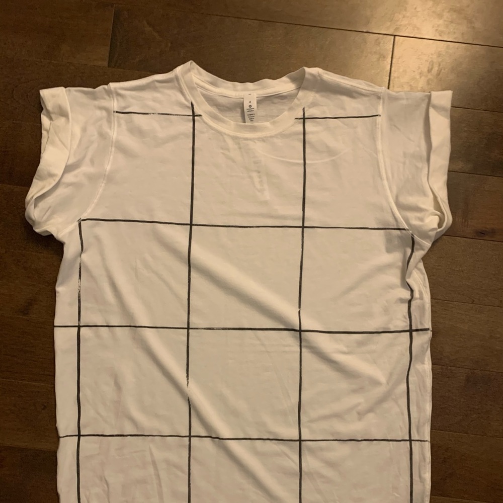 Lululemon t-shirt. NWOT
